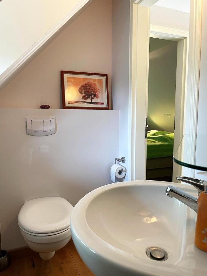 Das Puppenhaus, Reetdach, Sauna, Kamin, Eingezaeunt, Badewanne, Haustiere Willkommen Emmelsbull-Horsbull Экстерьер фото
